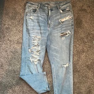 American Eagle Stretch Mom Jeans (Short)